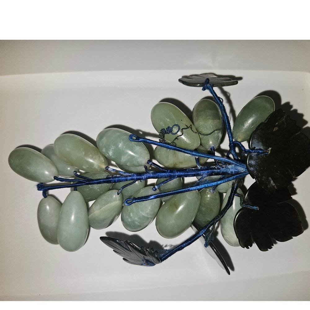 Vintage Jade Grape Cluster Hand Carved Celadon Green Grapes mid-century - Picture 2 of 5